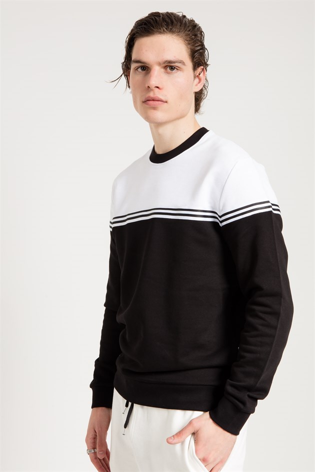 Sweatshirt in Black with Color Blocking in White