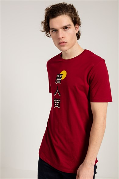 Çince Baskılı Slim Fit Kırmızı Erkek T-shirt